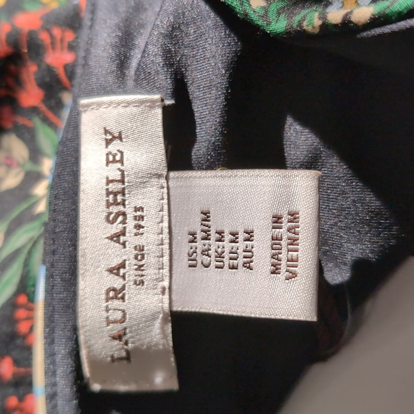 Laura Ashley work outfit - Picture 5 of 5